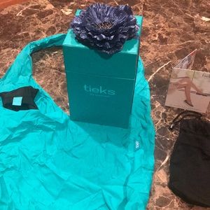 Tieks Box with Limited Edition Flower! 🌺💙